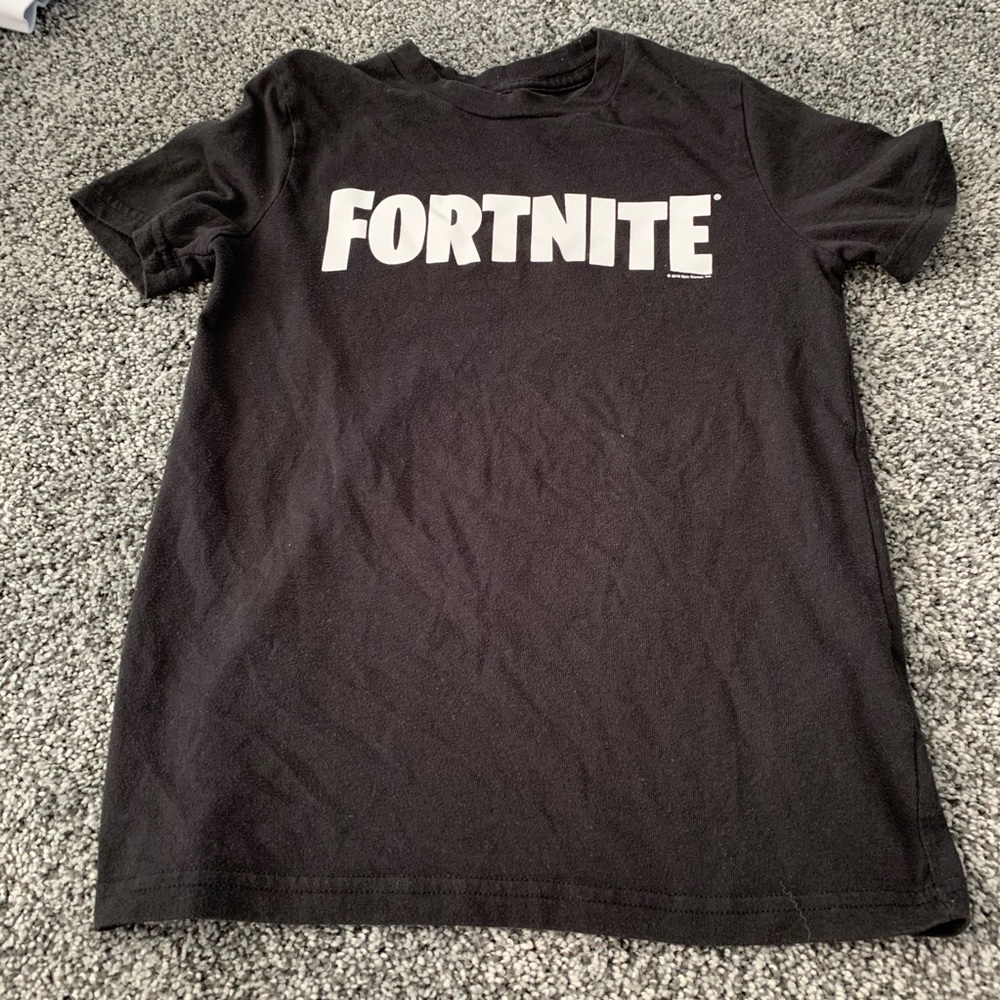 Fortnite Abercrombie and Kids shirt 11/12